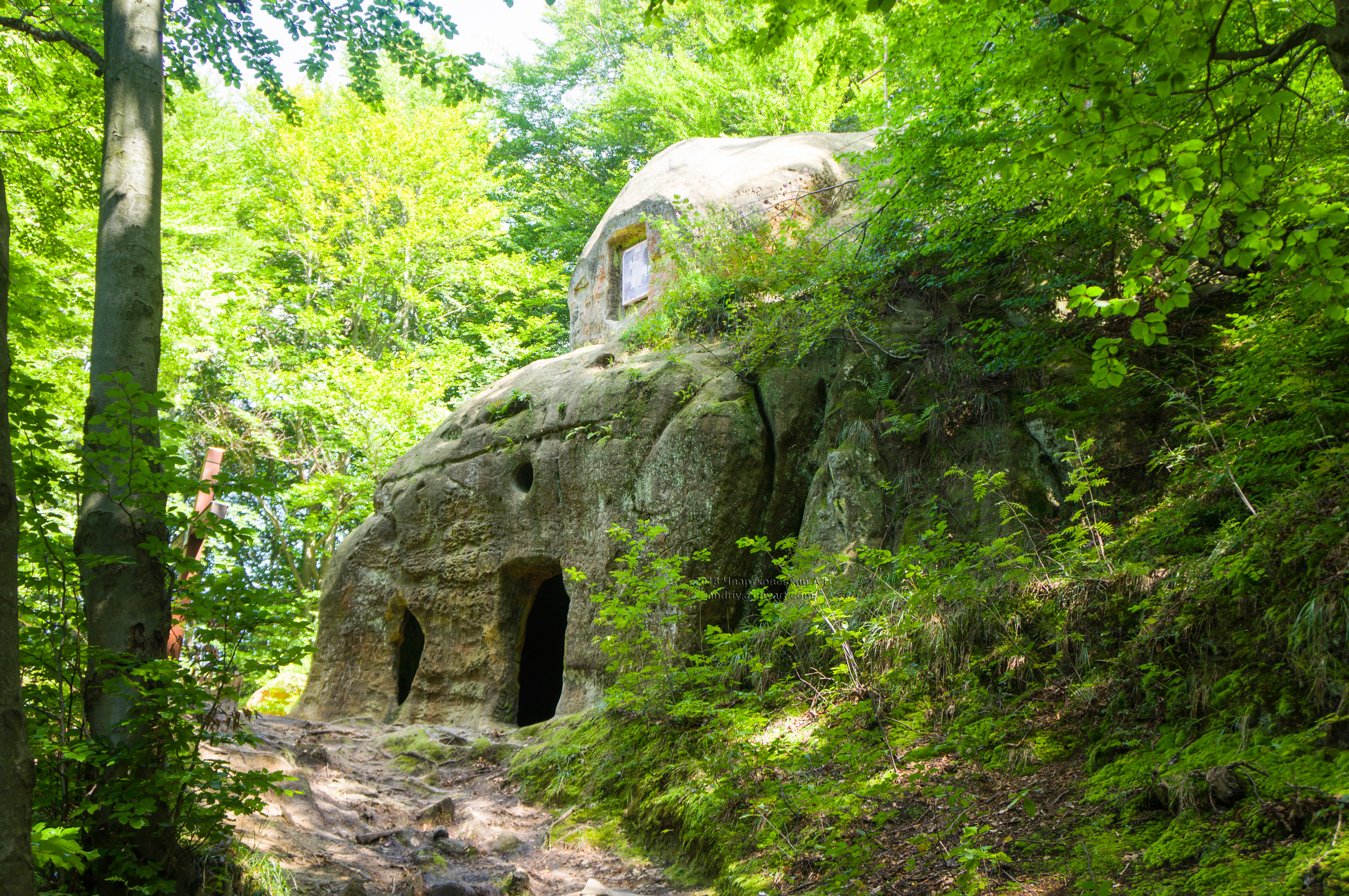 Скельний монастир 
